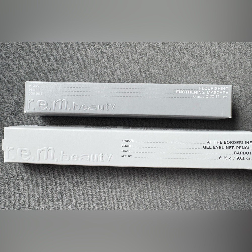 r.e.m. beauty Flourishing Lengthening Mascara - Silver